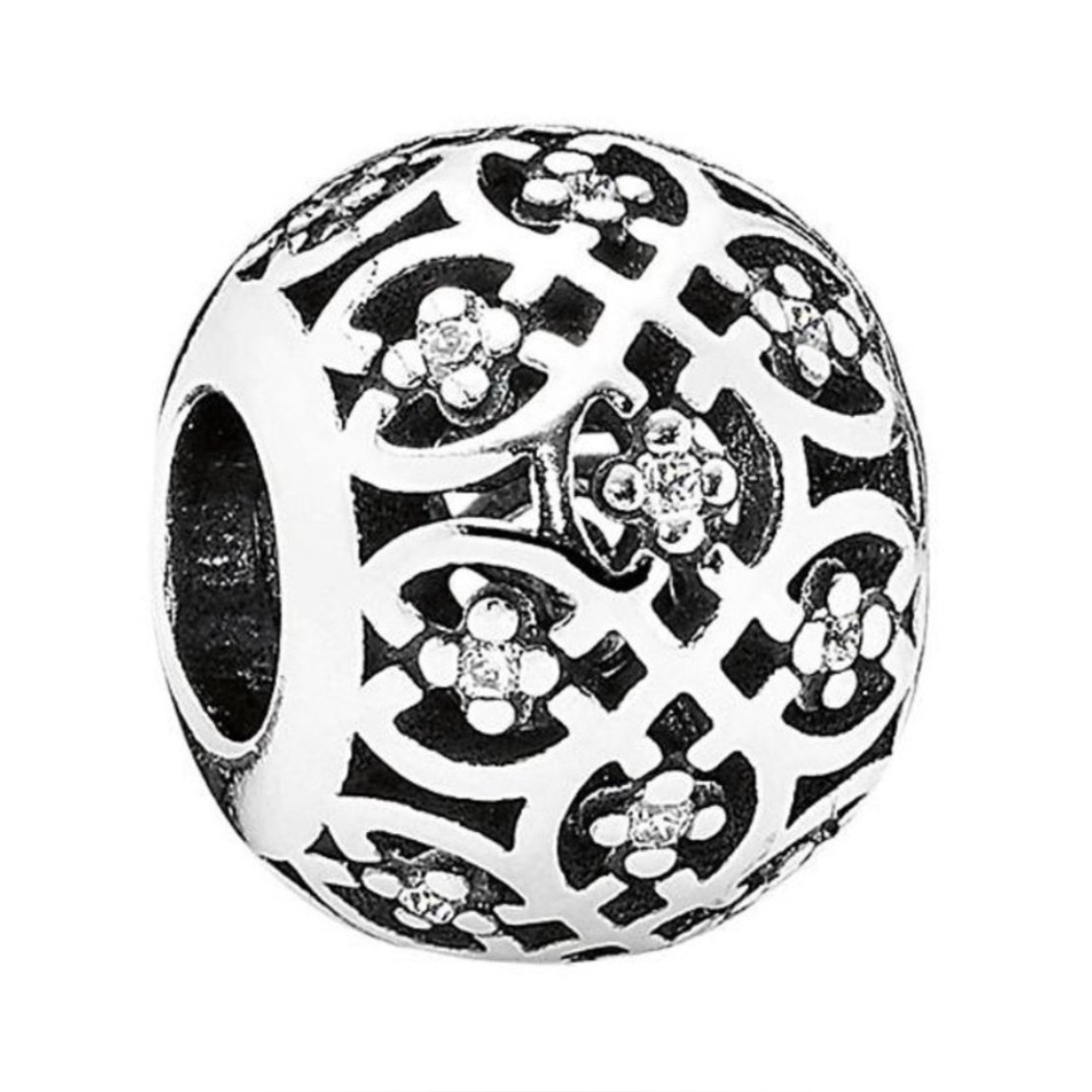 Pandora intricate lattice charm